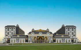 Goldeneye Hotel